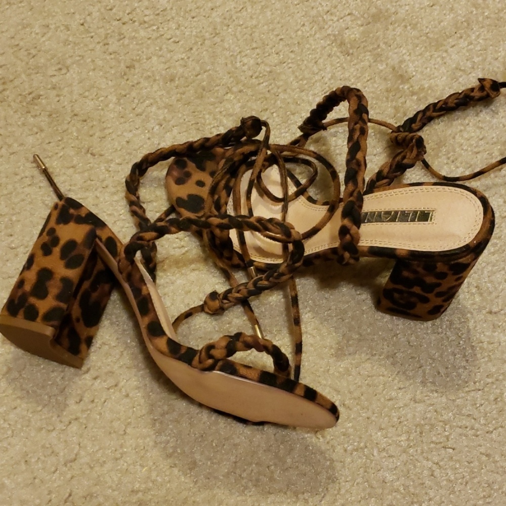 Tie up wedge